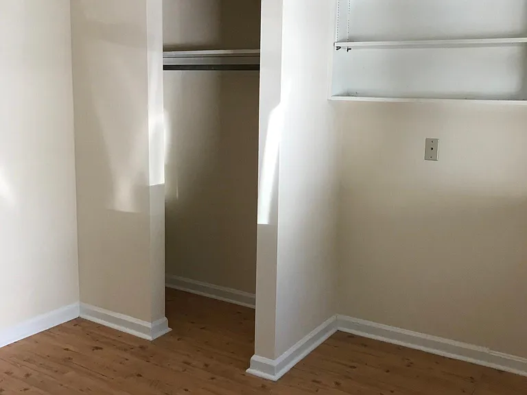1017 Grove St #E — Photo 1