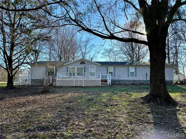 20754 Emerald Rd, Carlyle, IL 62231