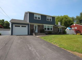 11 Spring Rock Rd, New Windsor, NY 12553