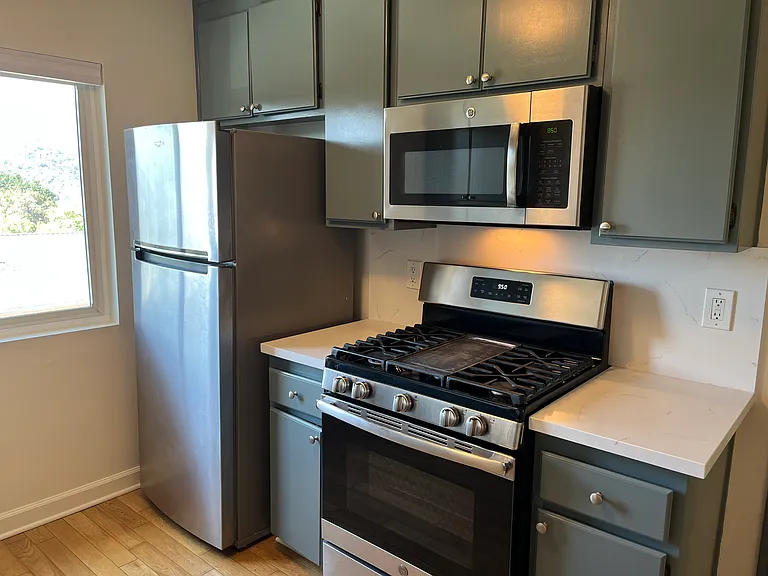 420 Hardison Way #8 — Photo 3