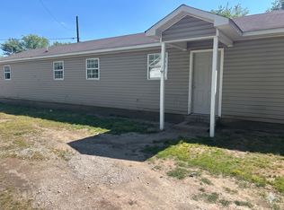 392 E Main St APT 4, Bells, TN 38006