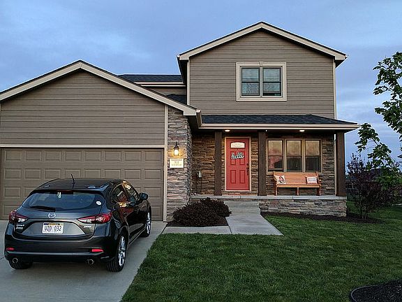 3rd image of 911 Birchwood Dr