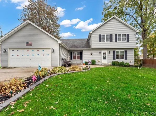 3853 Columbia St, Hamburg, NY 14075