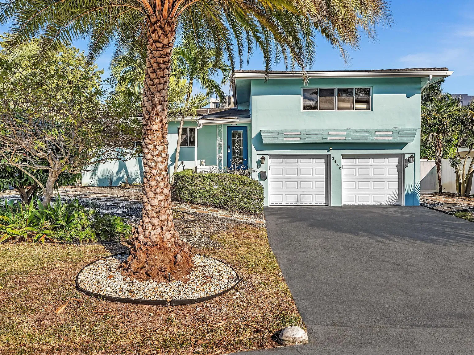 4 bed, 3.0 bath, 1998 sqft, $7,300 — Photo 2