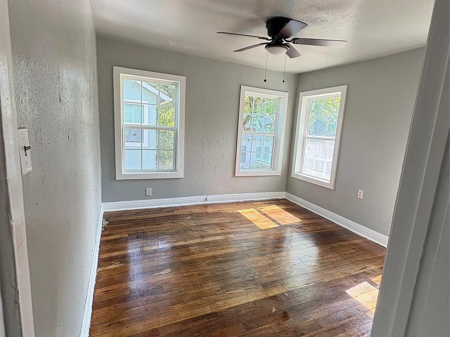 2 bed, 1.0 bath, 980 sqft, $1,695 — Photo 2