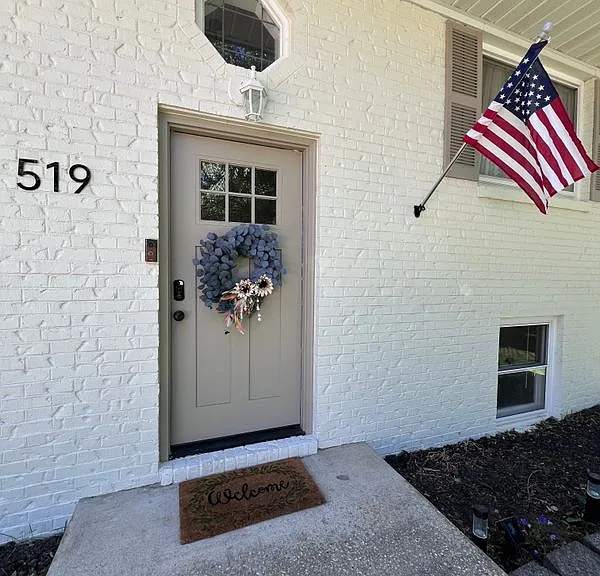 519 Kenmore Rd — Photo 2