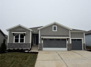 4624 SW Robinson Dr, Lees Summit, MO 64083