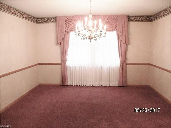 5th image of 756 Oakridge Dr