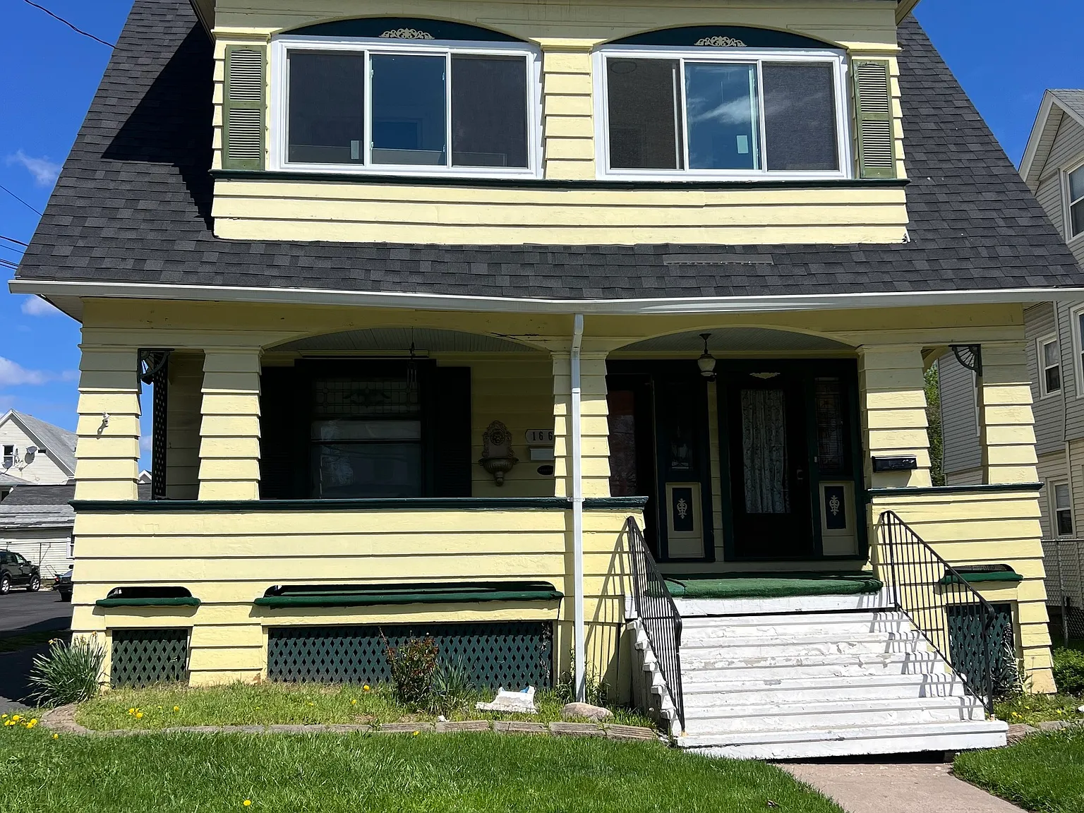 2 bed, 1.0 bath, 1928 sqft, $1,900 — Photo 1