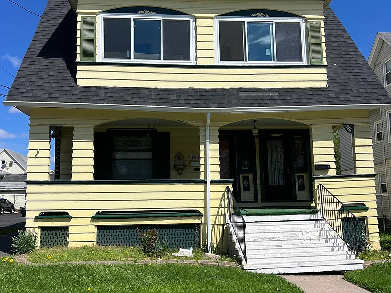 164 Barker St — Photo 1