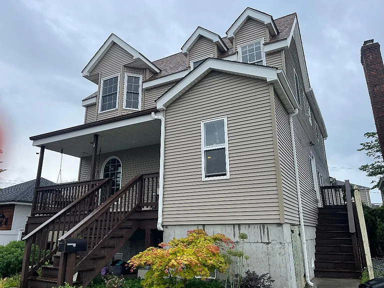 420 W Fulton St — Photo 2