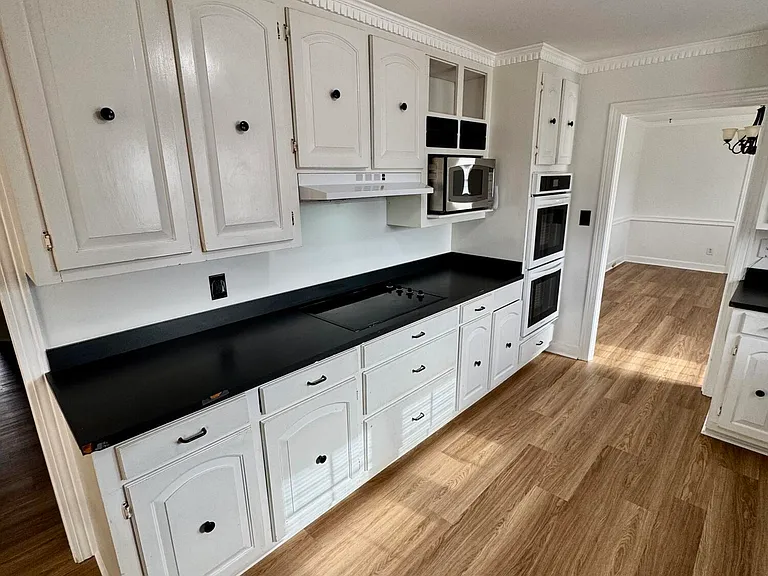 2112 Leon Dr — Photo 9