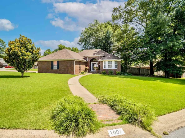 1007 Spring Creek Cv, Benton, AR 72015