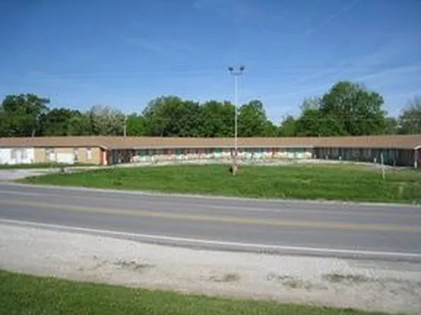 1241 W Ashley Rd, Boonville, MO 65233