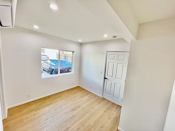 5th image of 3119 W 109th St #X34