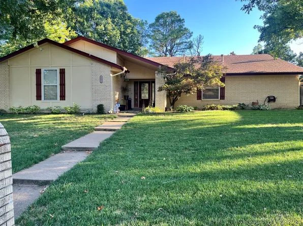 9224 E 68th St, Tulsa, OK 74133