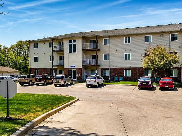 The Heights Apartments — Photo 7