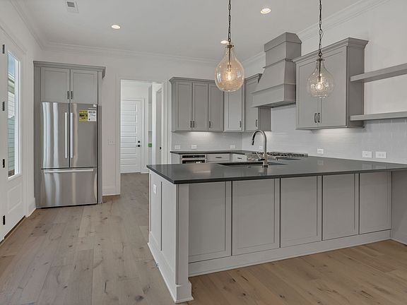 3rd image of 2007 Cleaver St Lot 2520