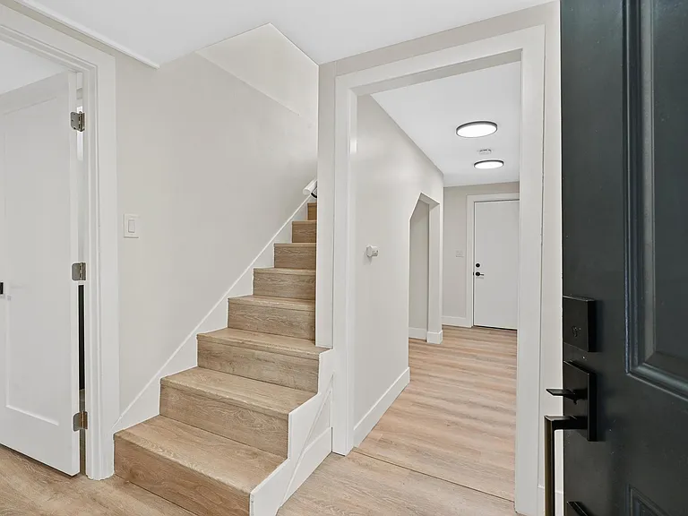 1162 Erica St — Photo 7