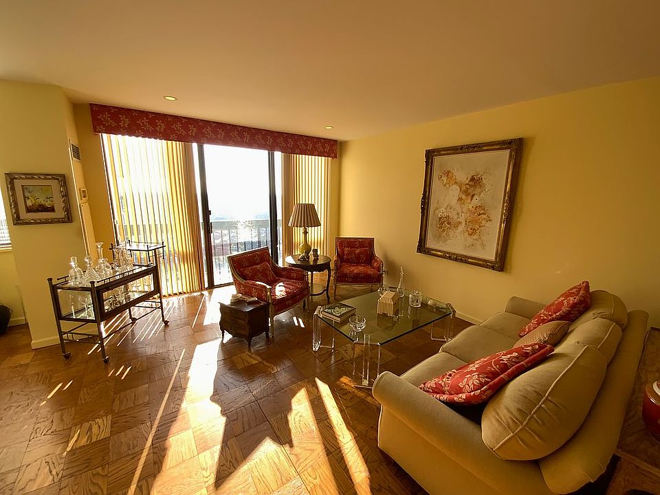 1st image of 27010 Grand Central Pkwy APT 33S