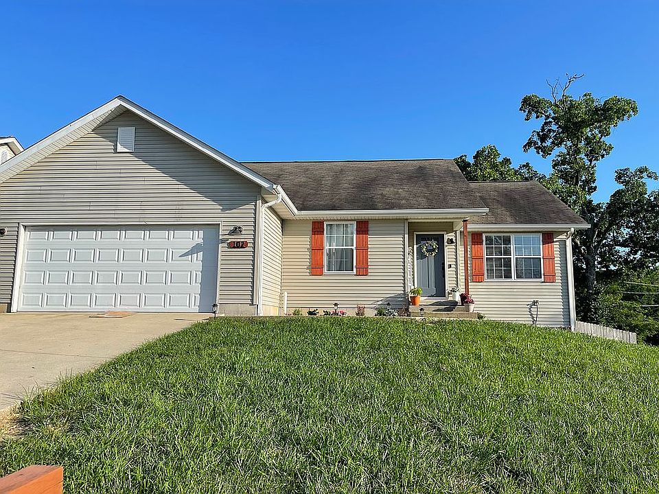 2nd image of 102 Savannah Ct