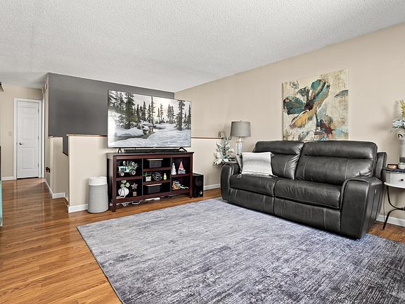 3rd image of 422 5th Ave