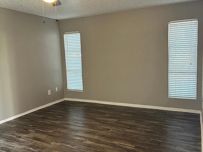 Maxton West Apartment Homes — Photo 14