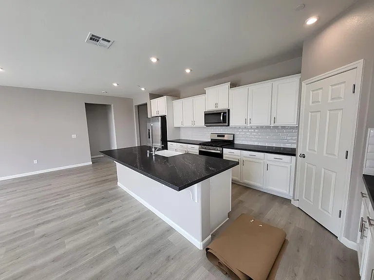 3611 E Harter Ct — Photo 8
