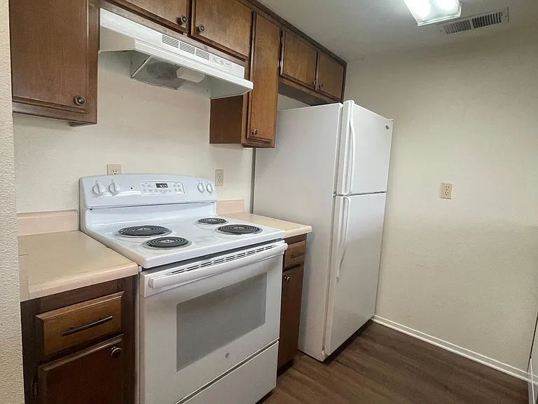 820 Mission Sierra Ct #D — Photo 6