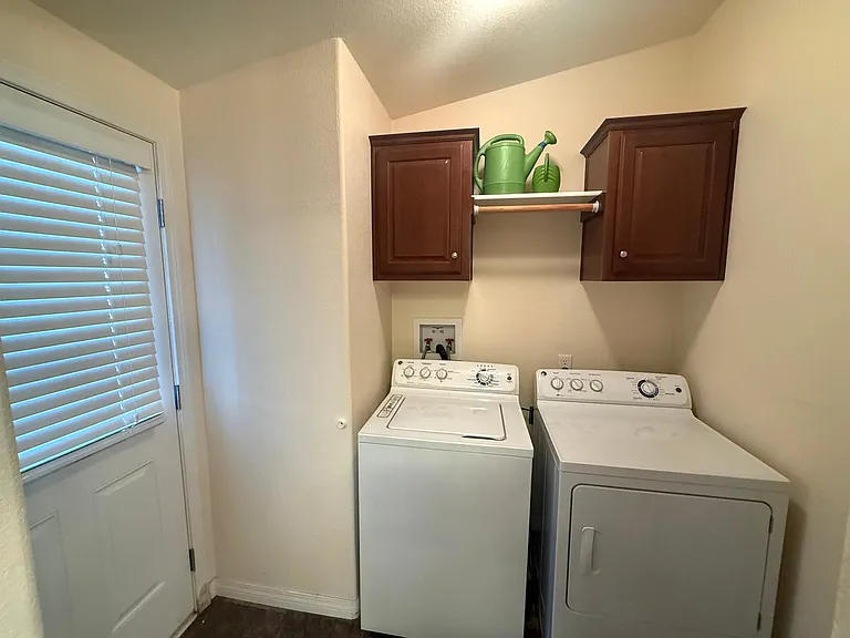 7182 Amherst St — Photo 10
