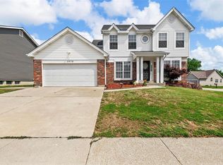 1970 Fox Pointe Dr, Arnold, MO 63010