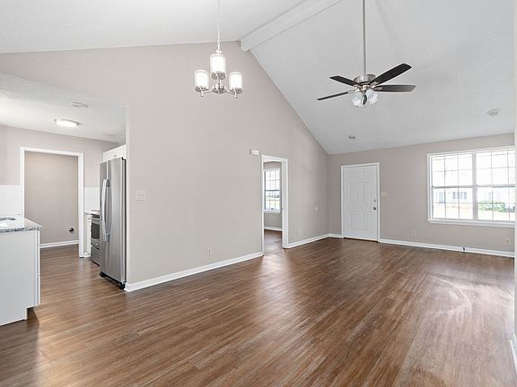 4th image of 581 Bridgette Dr