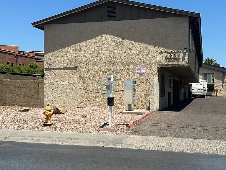 1620 E Cambridge Ave #6 — Photo 1