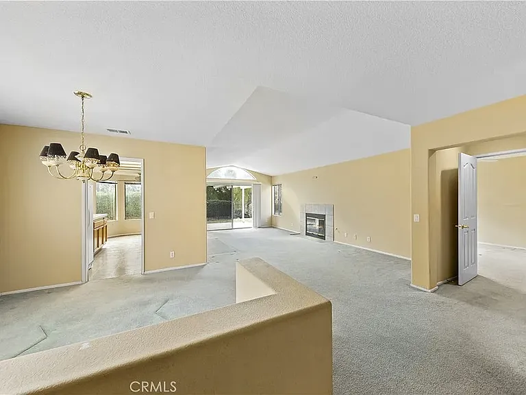40218 Corte Lorca — Photo 4