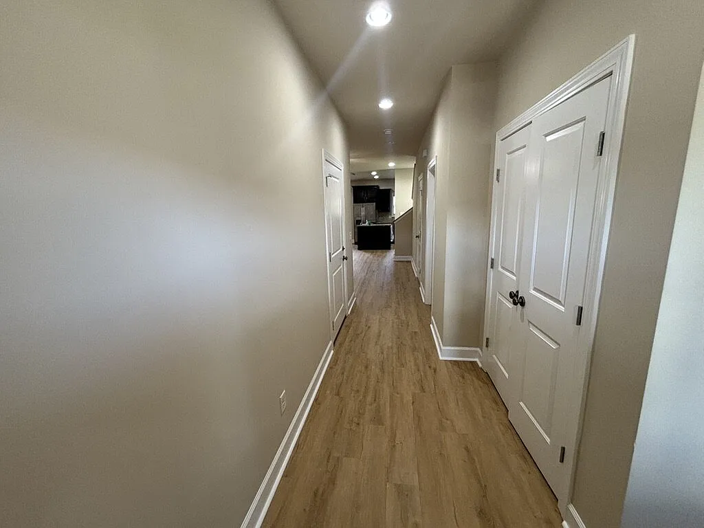 3 bed, 2.5 bath, 1683 sqft, $1,750 — Photo 2