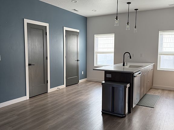 4th image of 620 N Orchard Dr #10