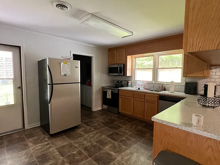 1755 Madison Ave — Photo 7