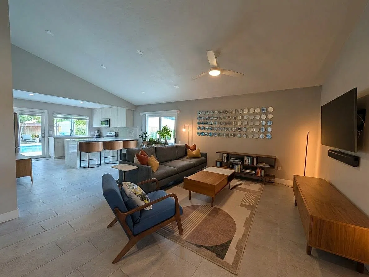 3 bed, 1210 sqft, $3,500 — Photo 4