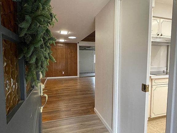 3rd image of 585 Highland Ave