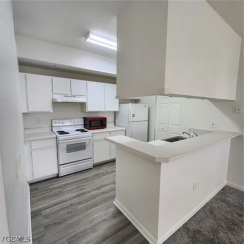 6321 Aragon Way Photo 1