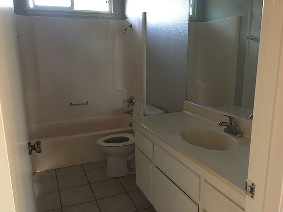 4th image of 27630 Sandtrap Dr