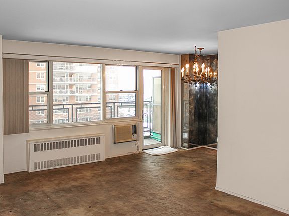 5th image of 2928 W 5th St APT 5H