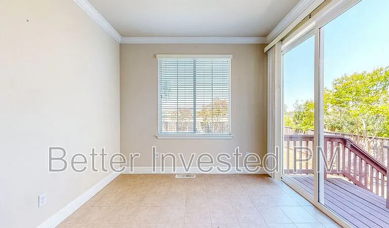 1221 Castellana Ln — Photo 5
