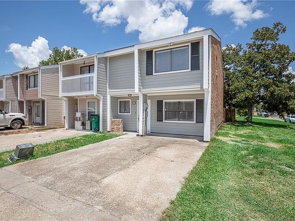 2nd image of 46 Stanton Hall Dr