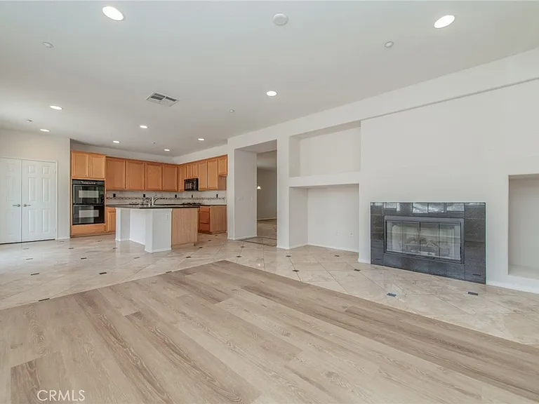 16432 Landmark Dr — Photo 16