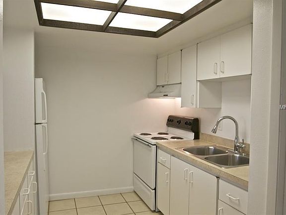 4th image of 2406 W North A St APT A