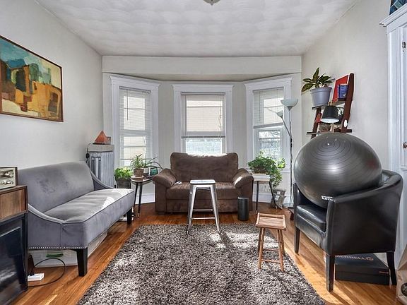 5th image of 21 Renfrew St #A