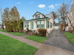 191 Plainview Rd, Hicksville, NY 11801