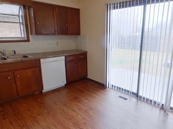 5th image of 616 N Richmond Ave #1
