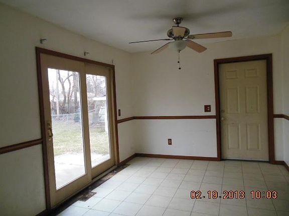 4th image of 2424 Jamestown Dr
